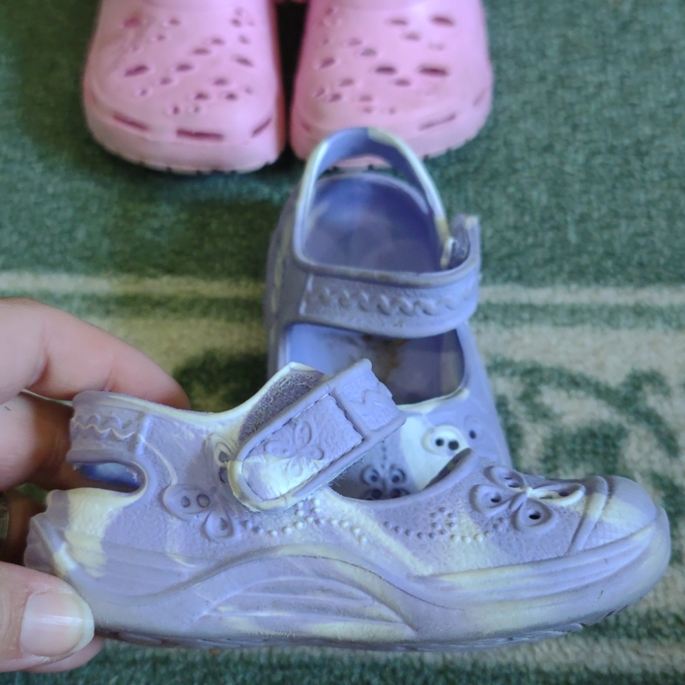 Shoes - Picture 2 of 3
